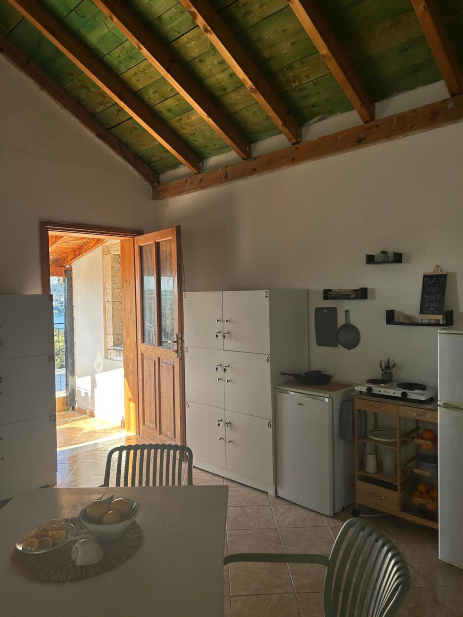 Hostel On The Hill - By Filikuri Beach Himarë Exteriér fotografie